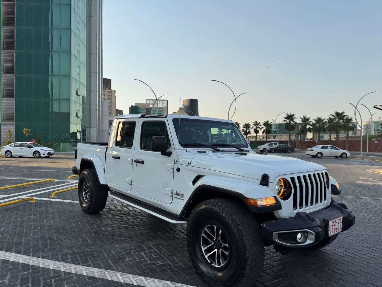 Jeep gladitor 2023 ovar land
فول مواصفات 
Ovar land
6 سلندر فور ويل 
شاشة كبير بسمة تحكم ستيرن
تبريت مةركةزى لايتات زينون LED
ماشى 14000 
حادس بس نص جاملغ سبغ بجم كبس
ارباك بس ستيرن سيستم
رقم كاتى 
عنوان اربيل 
سعر 258 شوية مجال بصيط
*********** أربيل, العراق

