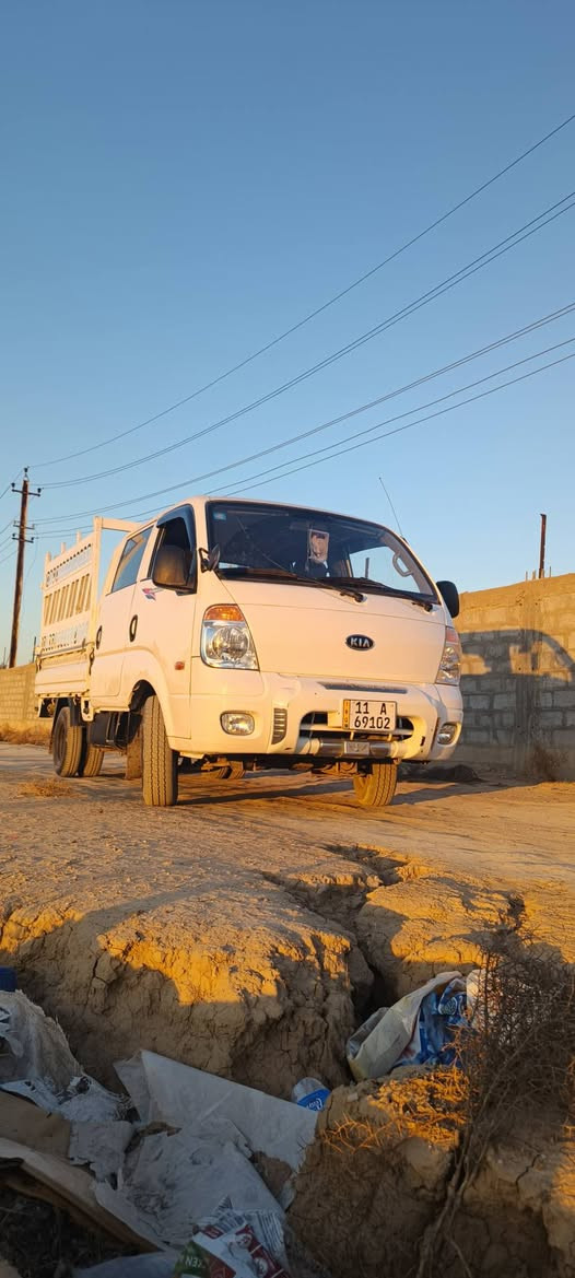 سلام عليكم سيارة كية مسكر طرمبة مديل 2009 رقم بغداد سنوية 2030 مكان المعامل حسينية رقم هاتف *********** سيارة نضيفة مكفولة كفالة عامة
