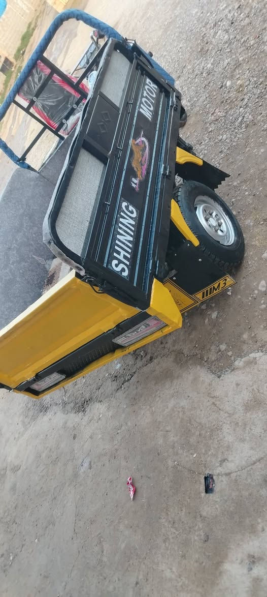 ستوته موديل ٢٠ محرك ٢٥ اي نقص مابيه بس باتري السعر مليون وميتين الشاري يتصل ***********
