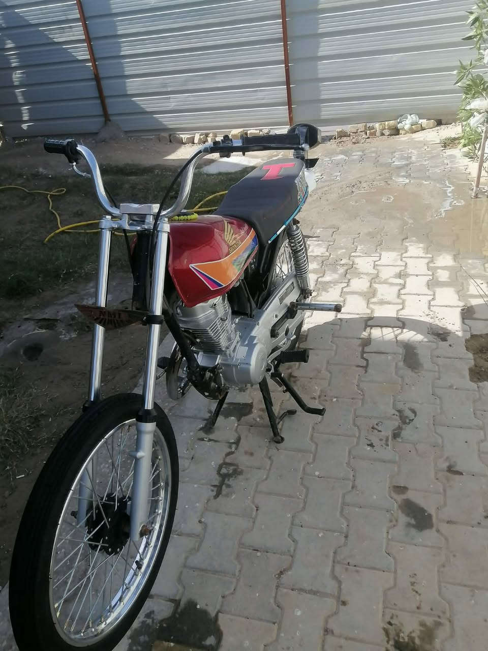 سلام عليكم شباب دراجه ربع كير للبيع تعمير 25وعشرين مكينه ربعه وعشرين شاصي ارشه 18وراق صولي عنون دوانيه رقم هاتف ***********
