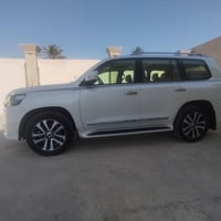 اخوان لاندكروز موديل 19 ساز ميحتاج اذكر مواصفات الساز معروفه فل مواصفا...