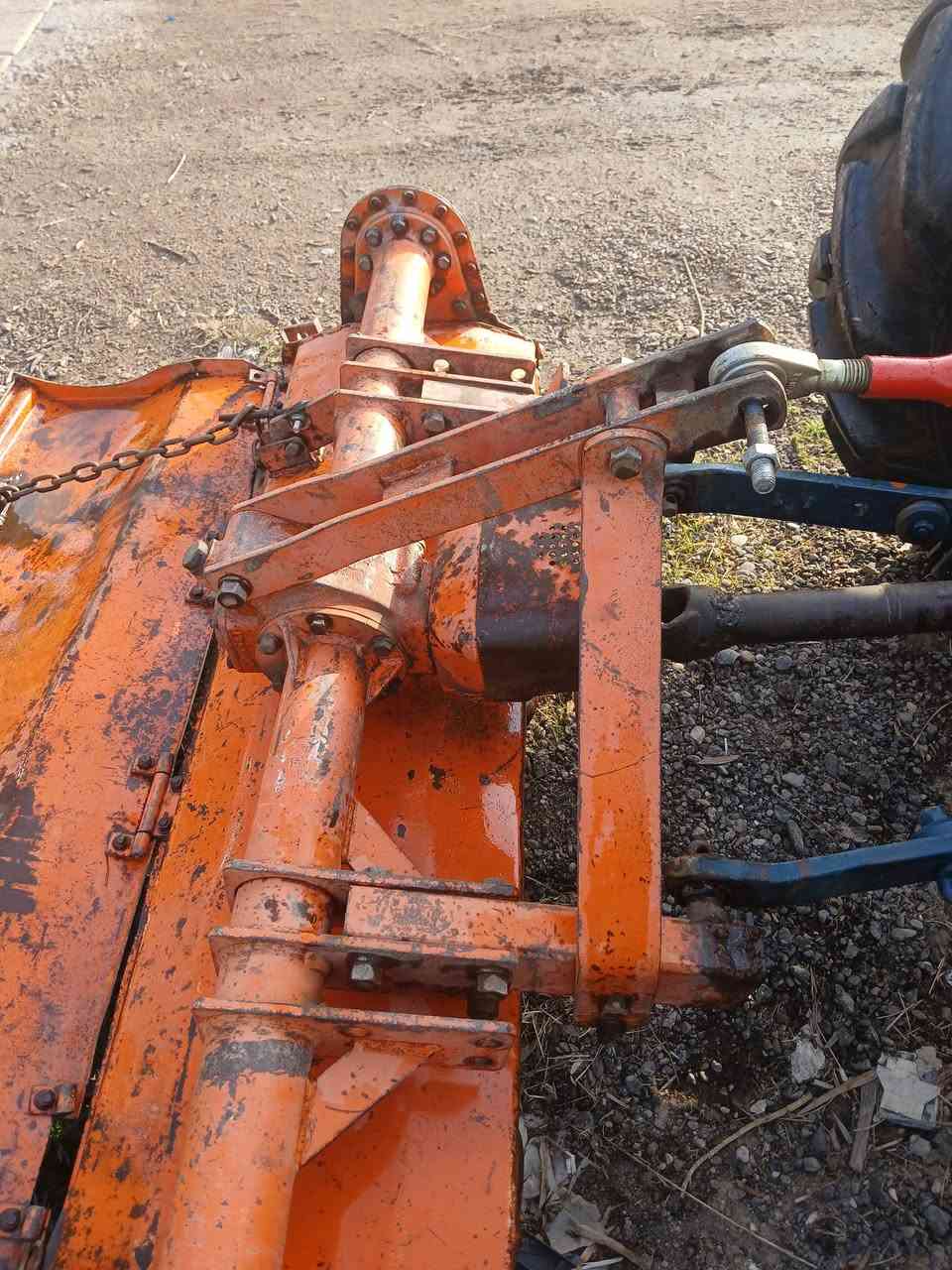 السلام عليكم 
رافوسة كابوتا للبيع على وضع الشركة 
المكان ديالى طريق خان بني سعد 
السعر مليون و900 وبيها مجال قليل 
***********
