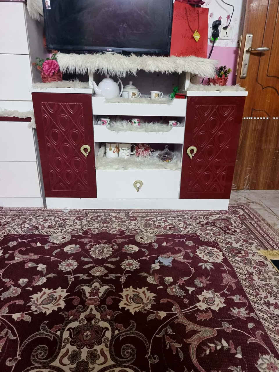 غرفه نوم نظافه فول بعده جديده كلش المكان الديوانيه بي واساب الرقم ***********
