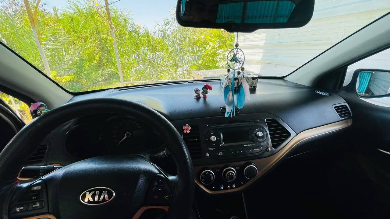 السلام عليكم كيا بيكانتو 2014 رقم اربيل سنويه ساقطعه بيها وكاله
مواصفات السياره تحكم استيرن كاميرا خلفيه ويل كب مري شفط كهرباء مكينة 4 سلندر السياره ماشيه تقريبا 76 الف كيلو السياره صدرها نص عمر بيها 3  قطع صبغ باب الخلف السائق وباب السائق وصار بيها حادث نصبغ بيها بنيد ودعاميه والسياره استخدام شخصي فقط سعرها 83 قفل السياره عليها غرامه 900 الف تنكص من سعر السياره  تريد تحويل او وكاله موجود

للاستفسار الاتصال ع رقم ***********
