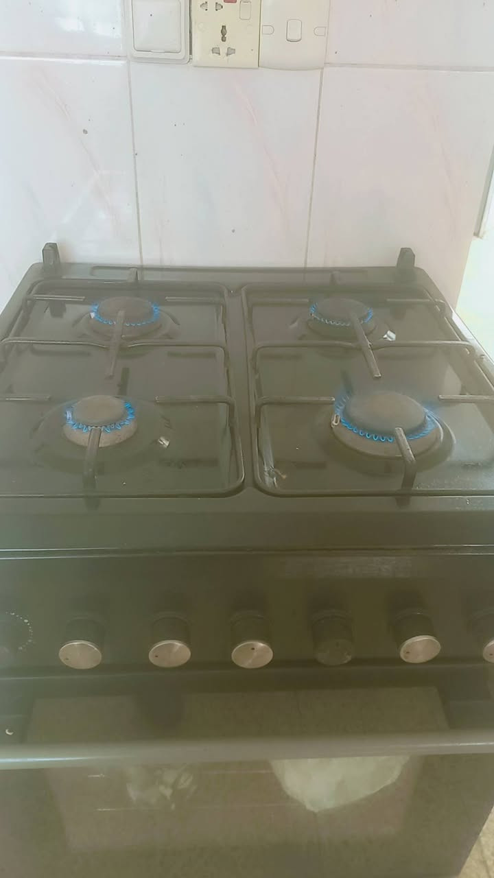 طباخ للبيع شغال جديد بسعر مناسب الاستفسار عالرقم***********
