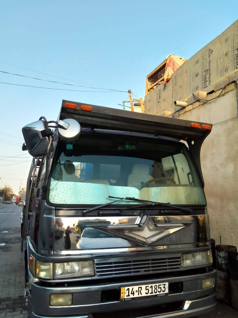 السلام عليكم هينو طيره  كرين 4سلايتات مكينه 70سياره جاهزه بسمنه رقم انكليزي سياره كبل للعمل رقم الهاتف***********
