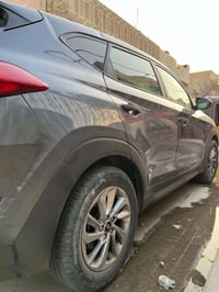 توسان موديل 17 وراد امريكي حادث جنطة ماشية 146mi السعر المطلوب 140 اخو...