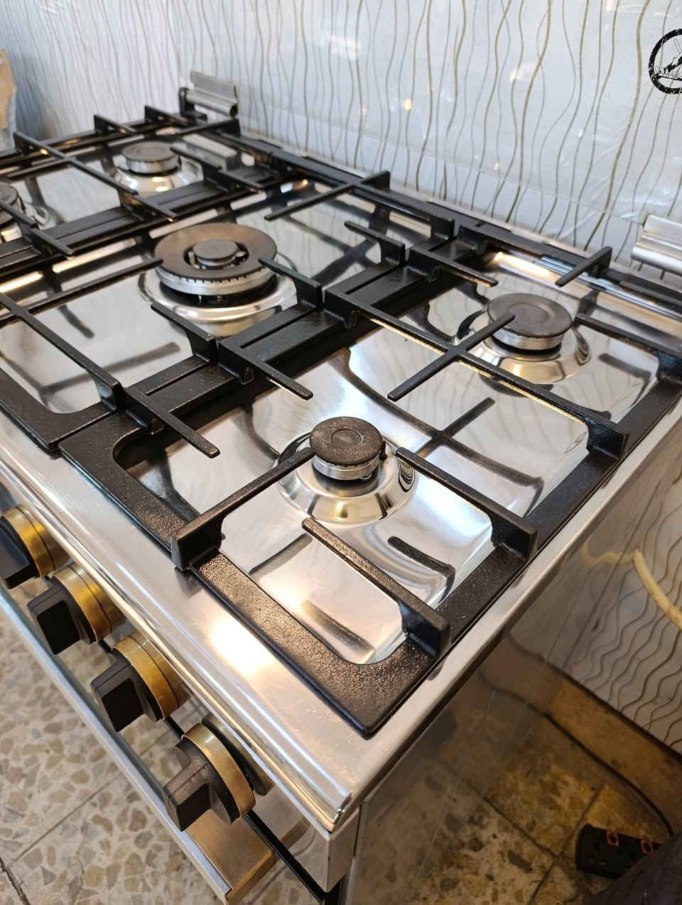 سلام عليكم طباخ ماركت بوش الالماني طباخ  اخو الجديد كهربائيات كله شغال  افران مزدوجه مراوح ادخل الفرن  العنوان بغداد الامين شارع صيدليه النضاميه قرب افران السلام الحجز والاستفسار الاتصال على الرقم ***********
