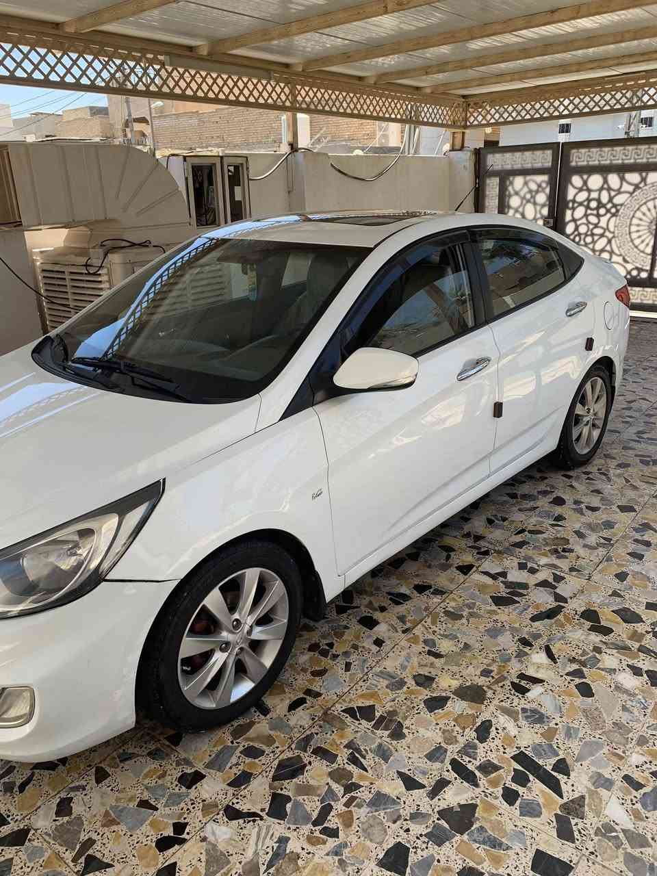 للبيع اكسنت بلو
موديل 2012
مكفوله 
كير محرك مكفول 
تبريد تخم تاير صدر خير من الله
فول مواصفات 
سعر 102وبيه مجال 
***********
