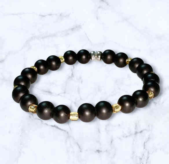 تحف وجال الأحجار الكريمة سوارات نسائية ورجالية حجر الشاكرات السبعة وحجر التايكر وحجر السترين الأفريقي الخام  حجر عباس أباد الأفغاني  ومعروف عمل هذه الأحجار المباركة لحاملها تعالج وتنظم نسبة السكر في الدم وتنظم الدورة الدموية وتنشط القلب والشرايين وتعالج العين والحسد والنفس والمس والتابعة وكل أعمال السحر وتعطي الراحة النفسية وتسهيل الأمور بإذن الله وكل سوار وسعرة يوجد جملة ومفرد. يوجد توصيل ***********       ***********
