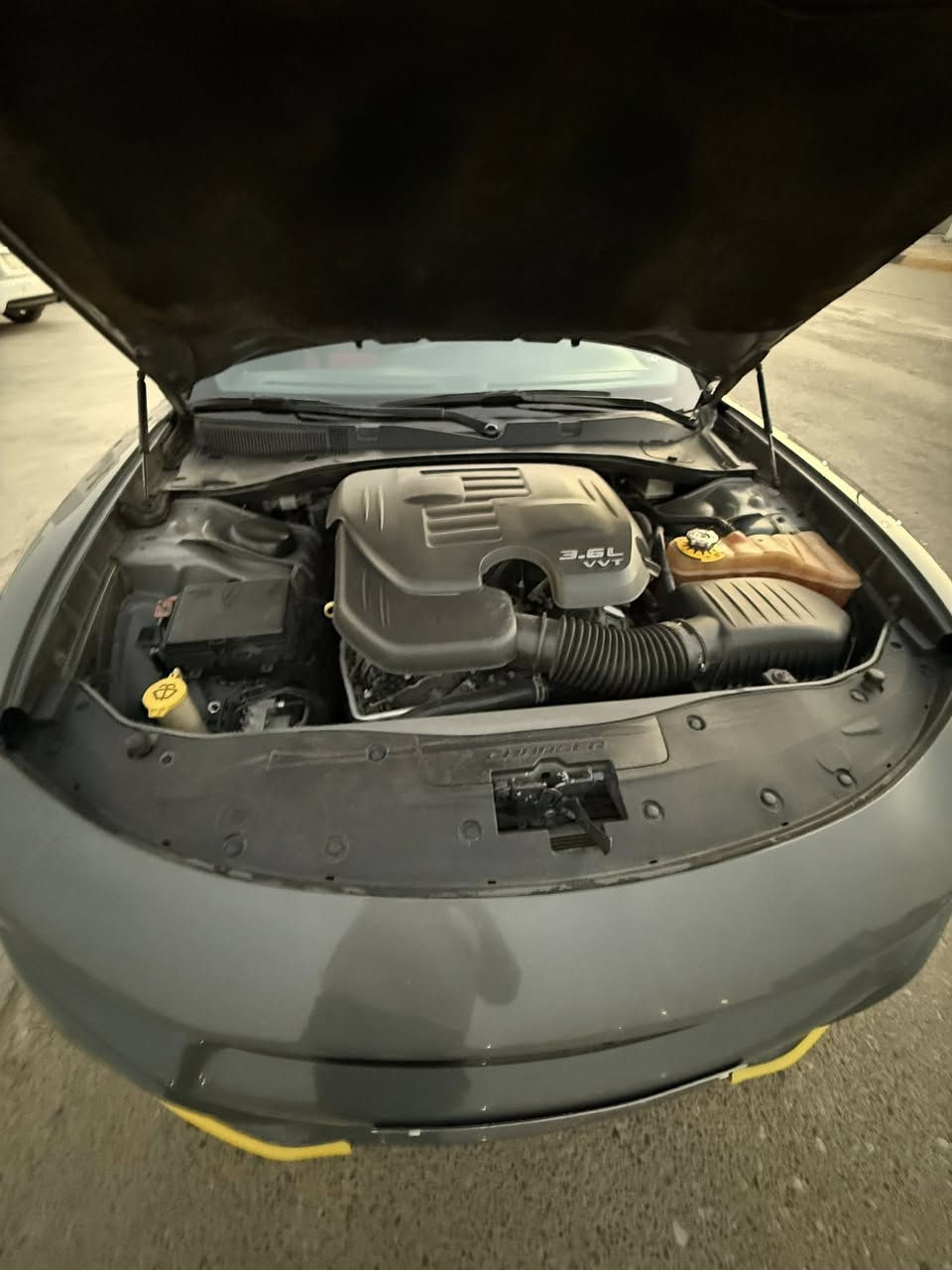 جارجر 2018خليجي
مواصفات السيارةsxt
شاشة كامرة دوارة 
تحكم ستيرن 
لايت زنون 
ماشية 97الف كيلو
تخم تاير امريكي اصلي 
تشغيل عند بعد
السيارة جديدة وحلوة وجاهزة من كلشي 
بيهة قطعة فقط صبغ بدون ايرباك ولا معجون مكان تواجد السيارة ديالى بعقوبة 
لاتصال ***********
