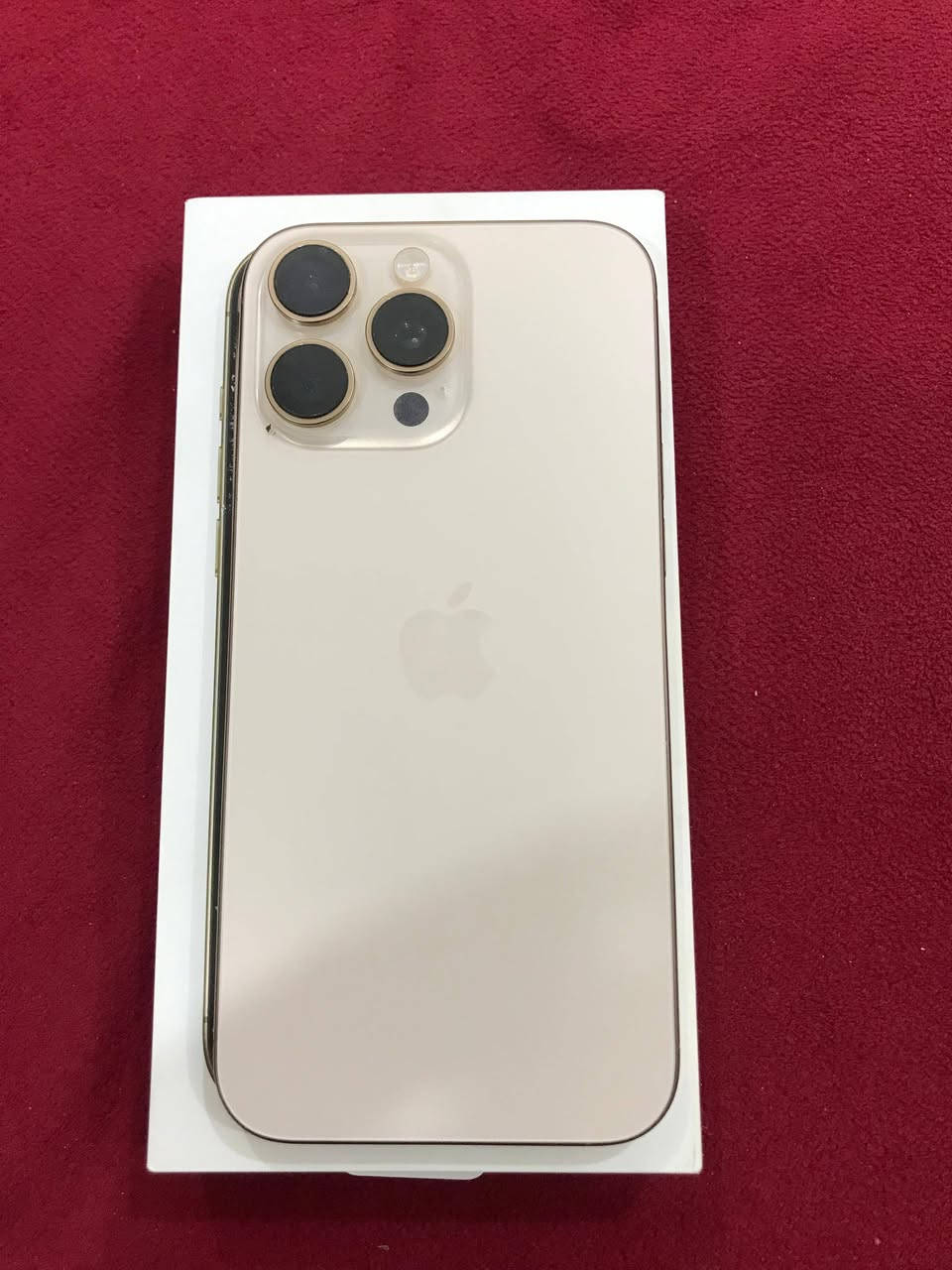 ايفون 16برو ماكس كامل ملحقات بطاريه 100ذاكرته 256 مشحون 111سعر بمليون  و500قفل قفل مراوس ماراوس بيع فقط مكلف بل نشر اتصل ***********
