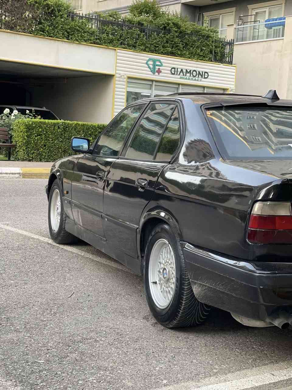 1994 
525
گێڕ عادی
ئاڕم پلاستیکی سلێمانی 
قرچێکی پێشی هەیە شایەنی باس کردن نیە
نمونەی جوانی 
ماشەلای ئەوێ قوەتی
کوشن هیتەر
٢ جام کارەبا 
سڵایت 
پێش پان
هۆکی بیلاد
***********
