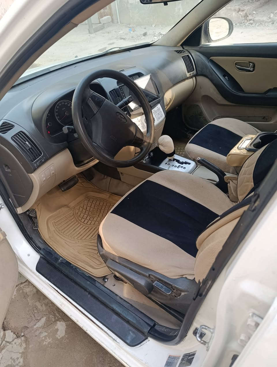 السلام عليكم سيارة النترا مقدس 2010
هزه جديدة شرط التحويل 
رقم دهوك مسطرة باسمي سنوي الى 30
مكينة 16 دگشن عالي بداية نفخ 
صبغ عام تيرات جدد
شاشة ايباد كبيرة تدفئة تبريد شرط 
موصل / ايسر بيع سريع ب80 وبيها مجال 
***********
***********
