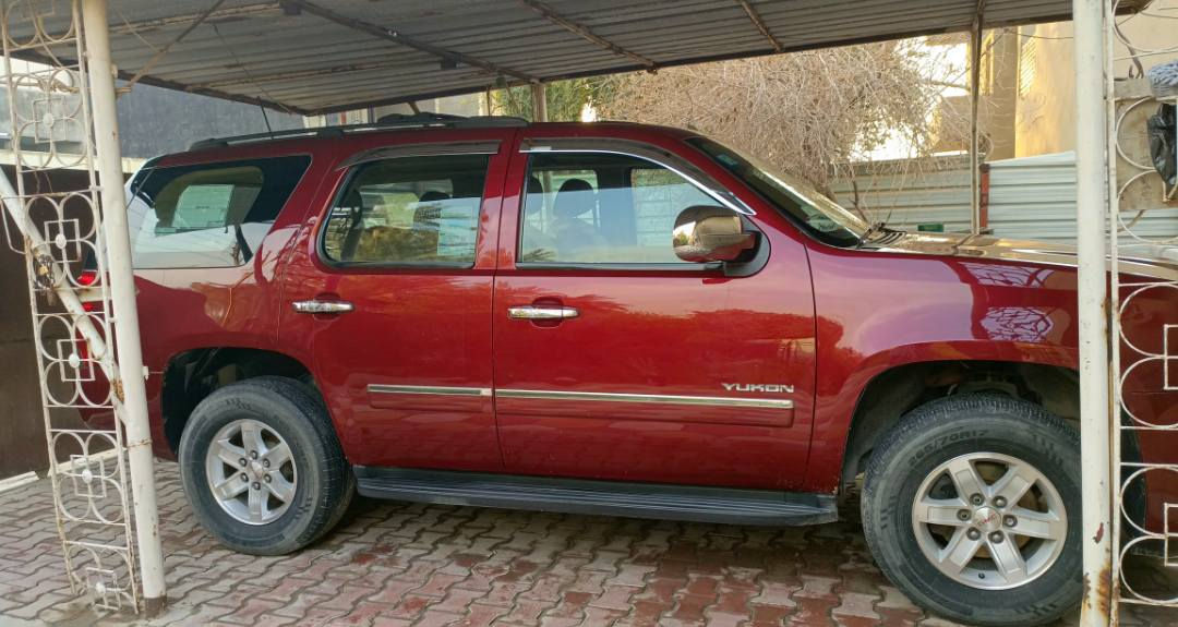 ج ام سي يوكن  موديل 2011  وارد خليجي محرك 5.3 اللون احمر سياره بدون حادث بدون تبديل بدون صبغ ماعدا بارد قليل عند فتحه البانزين وكما موضح بالصورة
المواصفات: كشن السايق كهرباء 
دوسات البانزين والبريك كهرباء 
مانع انزلاق ، نظام Dod تحويل من 8الى 4سلندر 
مرايات شفط +اشاير بالمرايا + تحكم بالمرايا كهربائي 
حساسات خلفيه   ، تشغيل عن بعد 
كير ومحرك واكسل بحاله جيده جدا 
تبريد بحاله ممتازه 
الصدر الامامي والخلفي جديد 
تايرات جديده 
منضومه زنون كامله 
السعر  230ورقه  
للاستفسار على الرقم متواجد من 9 صباحا الى 9ليلا 
***********
