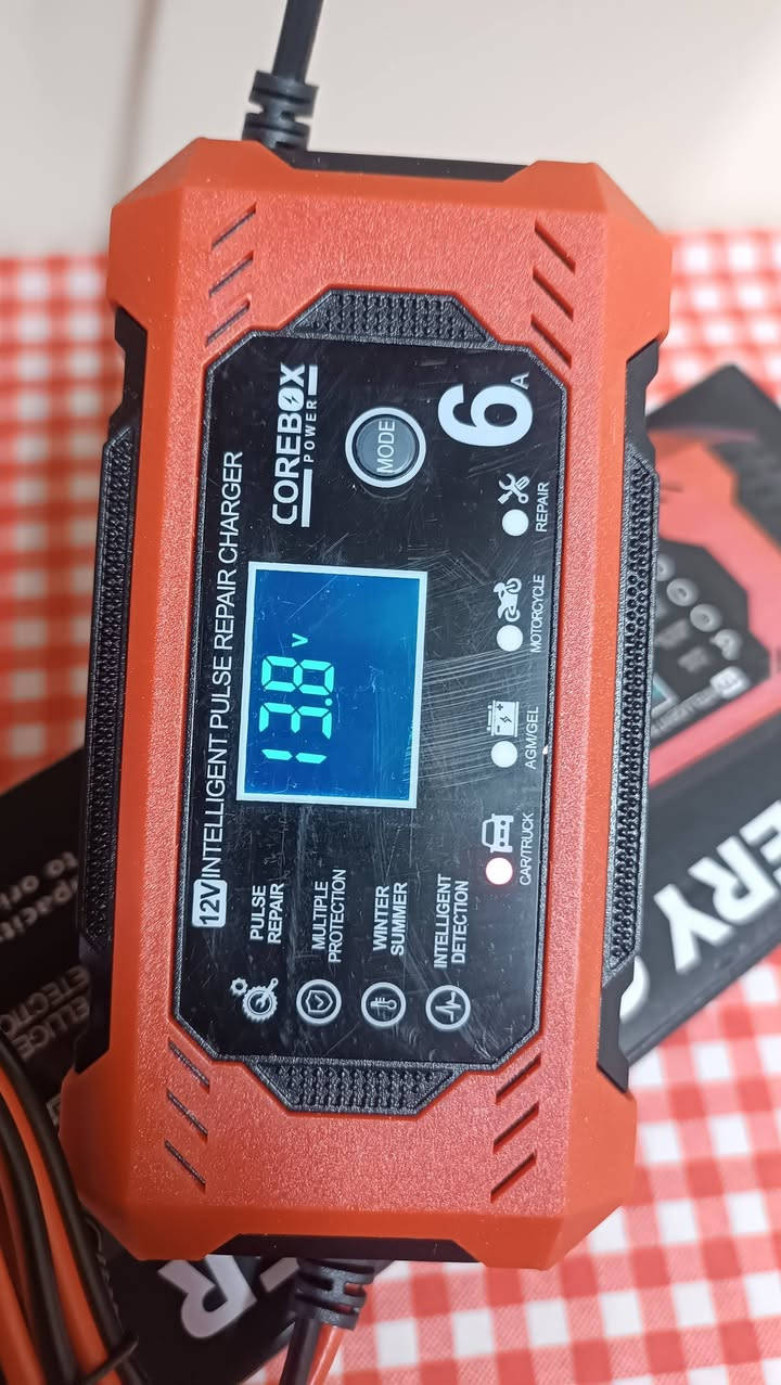 شاحن بطارية ذكي بجهد 12 فولت وقوة 6 أمبير من شركة COREBOX. 

يحتوي على شاشة LCD لعرض معلومات الشحن.

يدعم إصلاح البطاريات القديمة بتقنية النبض.

يوفر حماية متعددة ضد الشحن الزائد، السخونة الزائدة، والدائرة القصيرة.

مناسب لمعظم أنواع بطاريات 12 فولت مثل AGM، GEL، و SLA.
***********
واتساب
