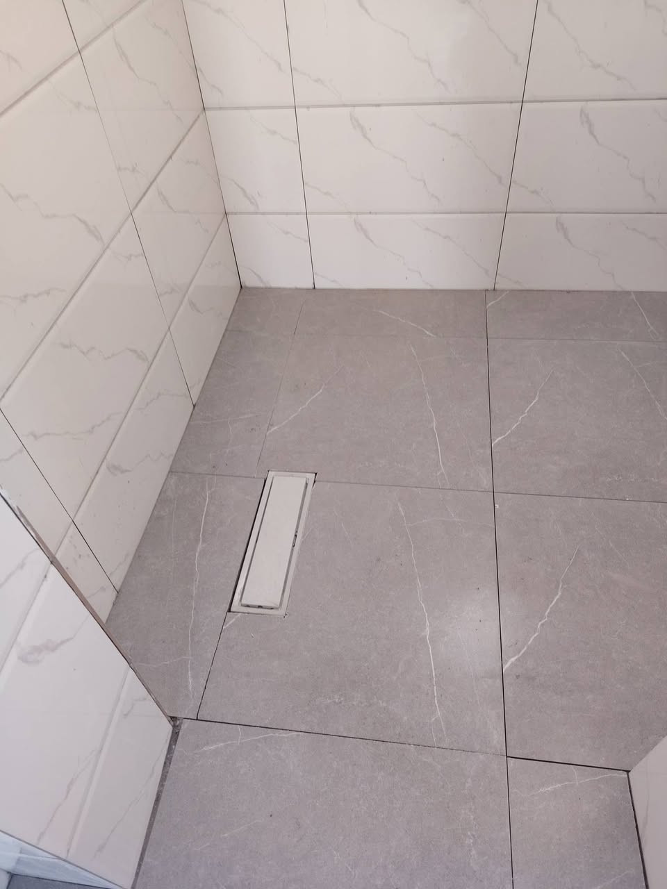 السلام عليكم
خلفة سيراميك شغل درجة أولى ع اليزر متفرغ حاليآ الاستفسار (***********) العمل داخل قضاء العلم فقط وحياكم
