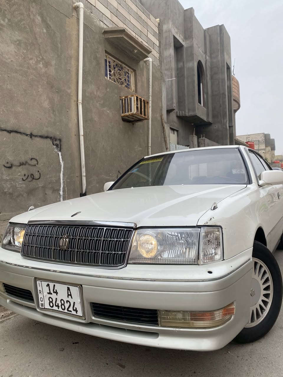 السلام عليكم راس الثور فلات عسليه مكفوله من الكص ونقل وضربه صبغ مكانات فقط 
مكينه وكير ڤيڤتي تخم تاير حداده تبريد كله شغال سياره جاهزه مال جناي رقم بصره انكليزي تحويل مباشر 
العنوان البصره الزبير حي الخطوة 
رقم ***********
سعر 110 وبيها مجال .
