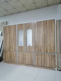 معرض نظيف قياس 3 امتار قطعتين للبيع سعر ١٦٥ تصال ٠٧٧٢١٩١٨٧٠٧