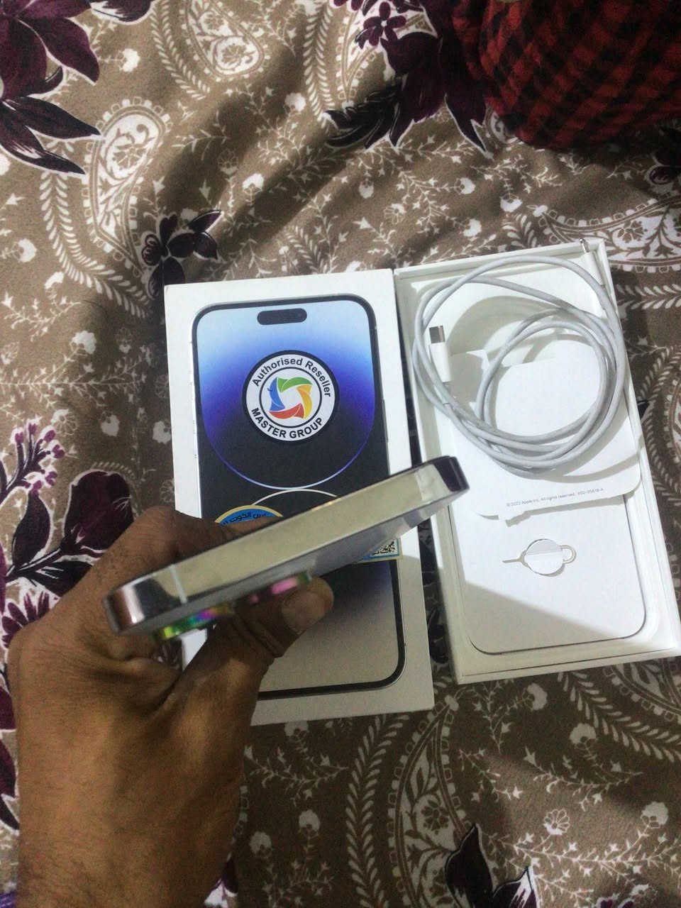 ‏سلام عليكم عندي موبايل 14 Pro ماكس جهاز ماستر 256 كامل ملحقات واستبدال في بطارية بطارية اصلية كامل ملحقات ه السعر 825 وبي مجال أي استفسار على هذا الرقم *********** ￼￼
