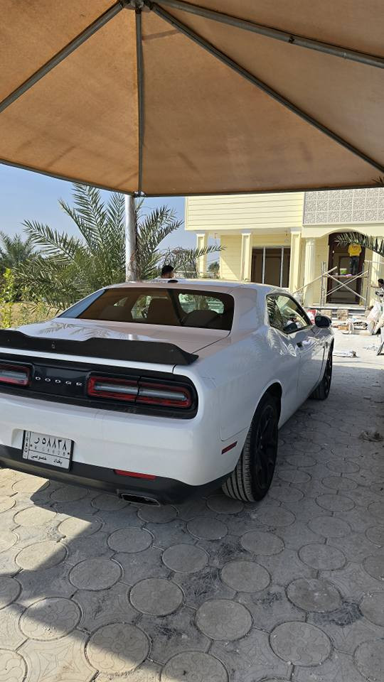 جالنجر 2016   حادث جاملغ وبنيد
سعر 134 وبيها مجال 
السياره محتاجه ترتيب  مثل دعاميه ولايتات واذن محرك 
كير محرك تبريد كلها مكفولة 
مكان سياره بغداد 
***********
بي واتساب 
ما ابيع بالتعليقات  راسل واتساب او اتصل واني خادمك
