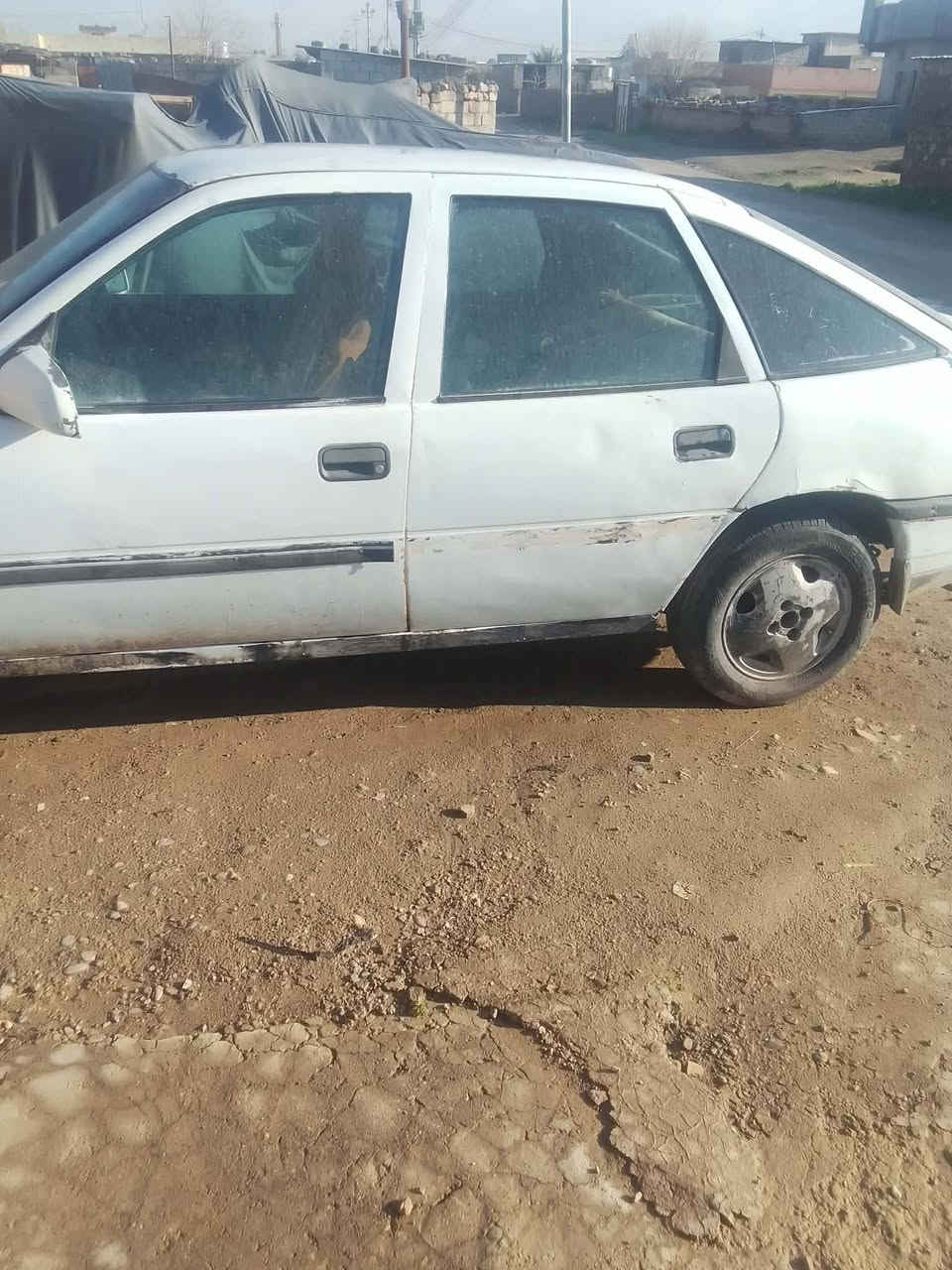 السلام عليكم ورحمة الله وبركاتة من رخصه الادمن سيارة فكترة جنطه حجم 18لون ابيض محرك  شرط وشرط التحويل ثاني يوم السعر 17ورقه وبيها مجال مكلف بل النشر وهاذ رقم صاحب السيارة *********** وهاذ صور السيارة
