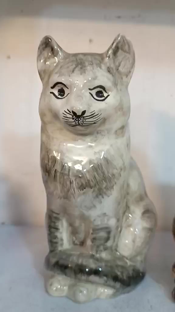 انتيكات وتحفيات للبيع مكاني بغداد *********** يوجد توصيل
