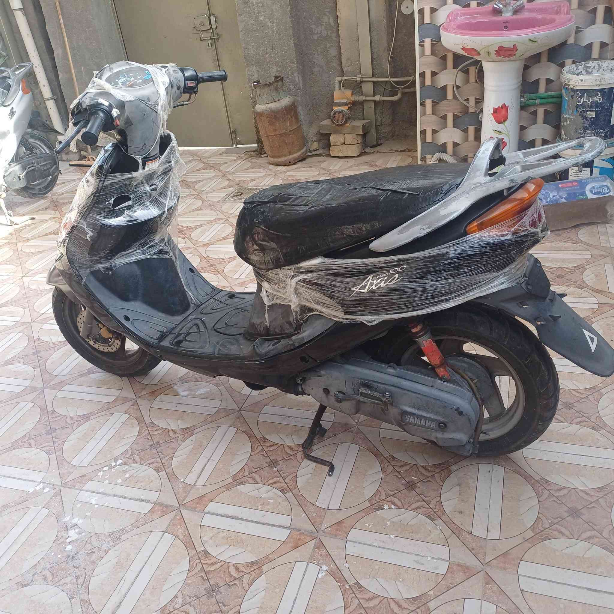 دراجه حاويه شرط الفحص مكاني الرميثه مليون وربع بيها مجال للشراي ***********
