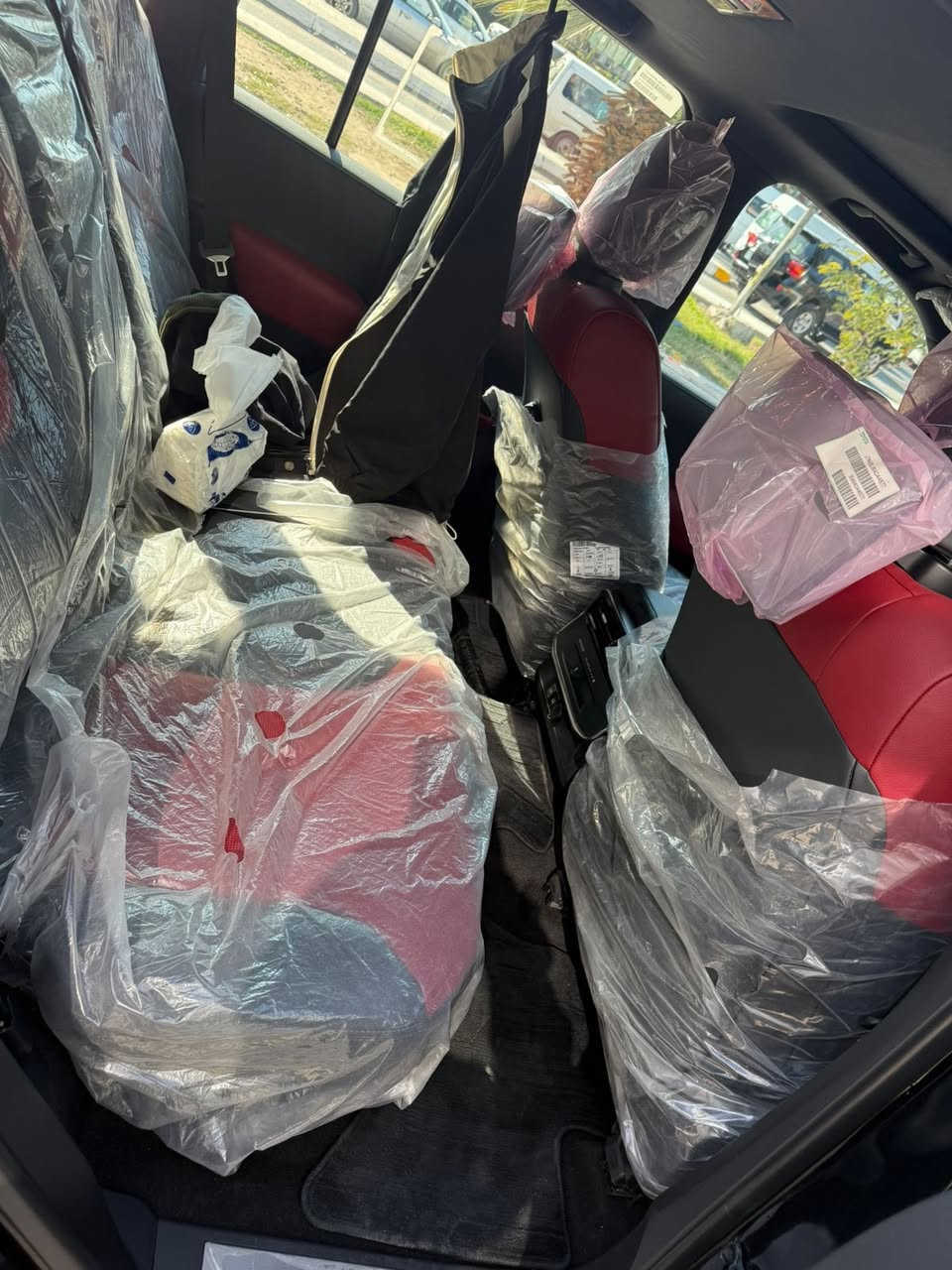 السلام عليكم 
لاندكروز ٢٠٢٤ لمتد 
داخل احمر
ماشيه ٢٥ الف 
مكفوله
رقم شمالي
٣ شاشات
٥ بصمات
٤ كامرات ٣٦٠ 
كشنات تبريد
مكان السياره بغداد 
للبيع فقط اعتذر عن المراوس
***********
