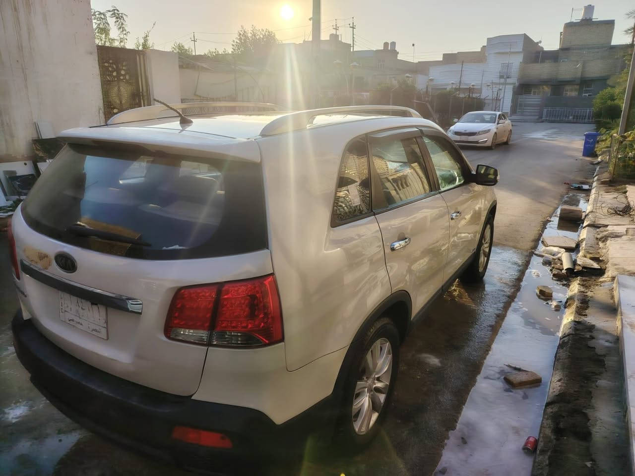 سورينتو موديل 2010
السيارة خليجية كفالة عامة 
بيها طخه على وضعه
السياره أربعه سلندر 7راكب
فول واحد على واحد بانوراما 
منظومةزنون بلاد
محرك دوش 2400
مفتوح لاتنقيص ولاتبخير 
ويل كب 5
كير ومحرك تبريد تدفئه تمام
الحداديه جديده 
تخم تاير جديد
المكان /الناصرية المركز
ه/***********
السعر/125
