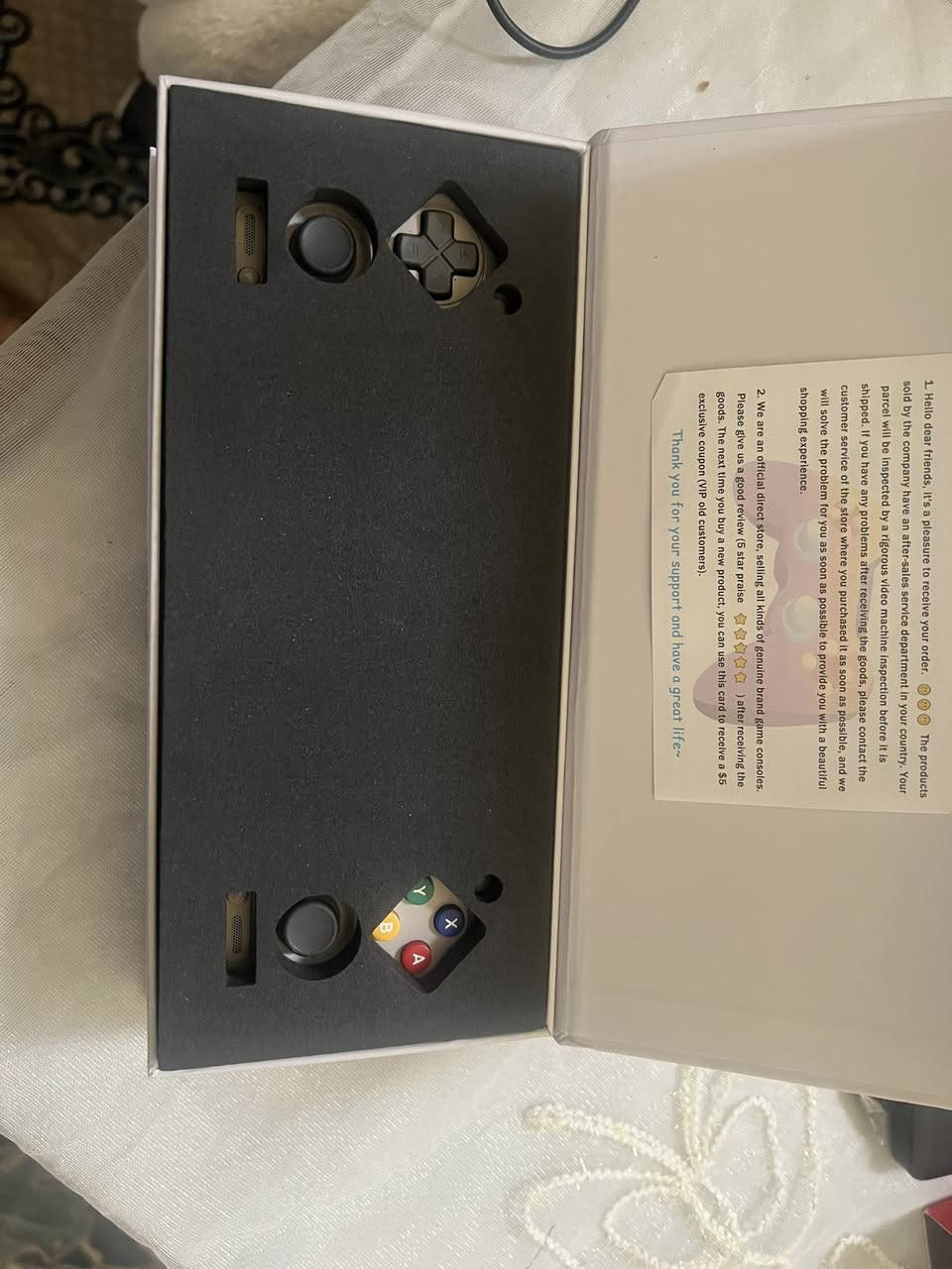 سلام عليكم
ريترويد Retroid pocket 4 pro 
128 غ 
جديد 
نظافة 100‎%‎ 
كامل الملحقات 
شرط ضمان من كلشي 
السعر 150 
متوفر توصيل كافة المحافظات 
***********
