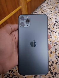 آيفون ١١ برو ماكس • ٢٥٦ • بطارية ٨١%