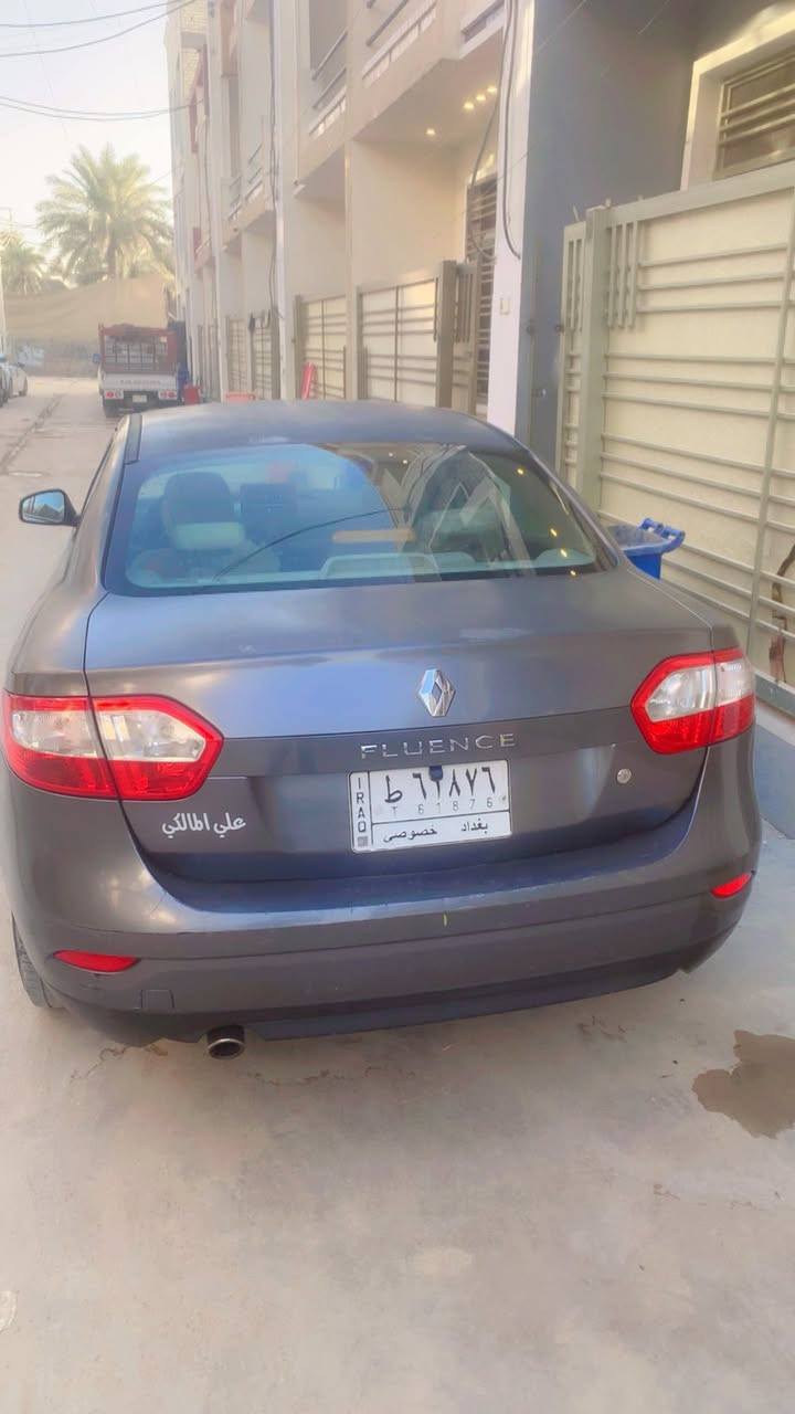 السلام عليكم
رينو فلونس 2016 

شاشه جبيره 

سماعات جدد 

سياره كلين لا صبغ ولا ضربه 

ايرباكات كلها سليمه 

عداد المسافه ١٢٢ كيلو 

كير محرك مكفولات ١٠٠/١٠٠ 

سياره جاهزه ونظيفه وين متريد تروح شغل واطلع 

السعر ٧٤ وبيها مجال بسيط 

للاستفسار *********** اتصال فقط
