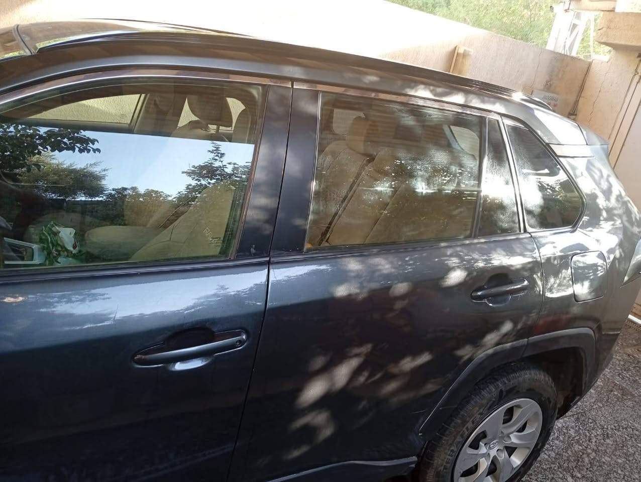 كربلاء المقدسة 
🚗 للبيع: تويوتا راف فور 2019
💰 السعر: 155 (قابل للتفاوض للجادين فقط)
📌 المواصفات:
محرك شرط وفحص كامل ماشية 40ميل 
استخدام شخصي والسيارة مرتبة
 الملاحظات بكل وضوح:
بيها 4 قطع صبغ
حادث واضح كما موضح بالصور (ما مخفي أي شي)
📍 كربلاء المقدسة حي الموظفين 
📞 الهاتف ***********
🔥 ملاحظة: السعر مناسب جداً مقابل الموديل، واللي يدور سيارة نظيفة بسعر أقل من السوق هاي فرصته
