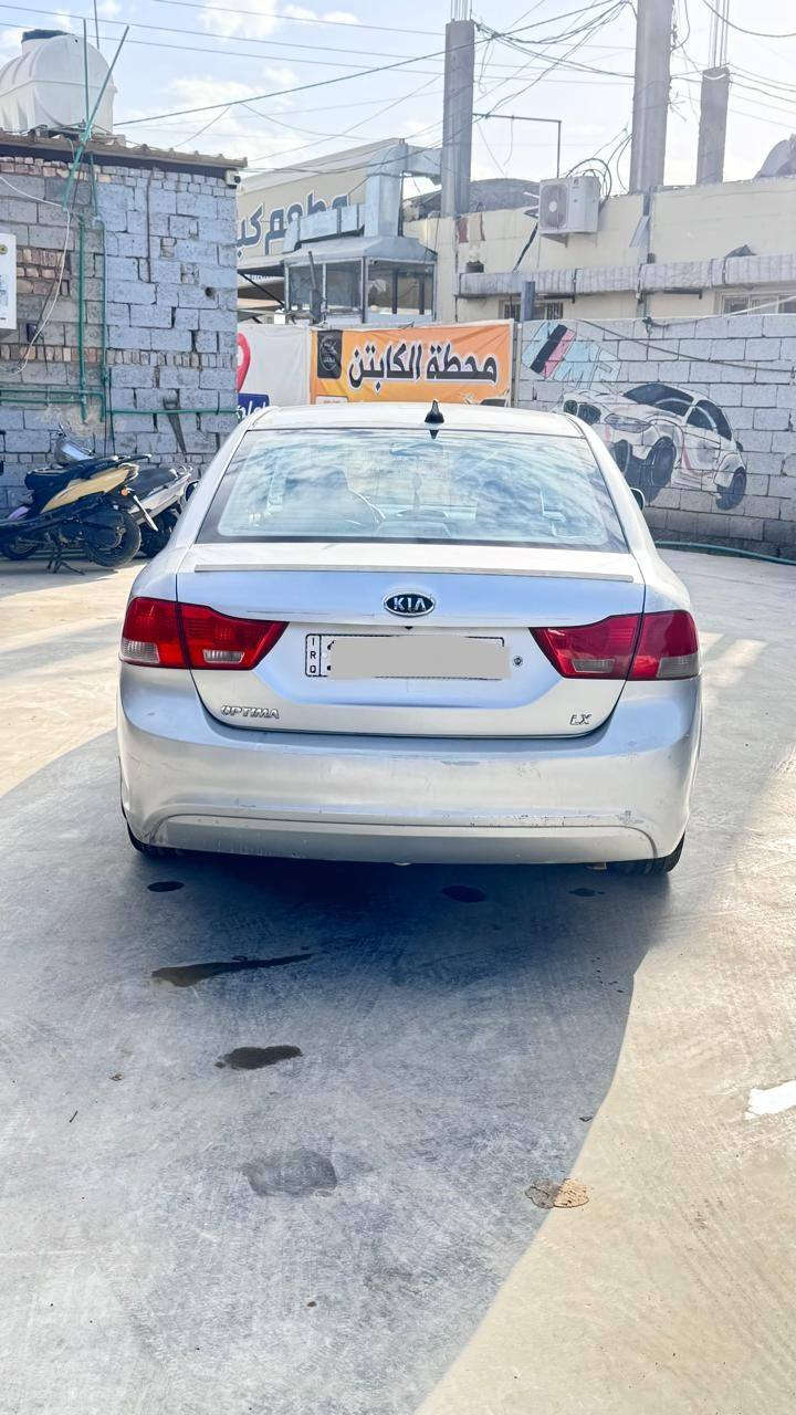 سلام عليكم سياره اوبتيما خليجي  موديل 2009 رقمه انكليزي محرك جديد مامفتوح كير جديد سياره حلوه بيه رش صبغ بجاملق سياره كفاله من تبديل وضربه  سنويه جديده سعر ب118...
***********سياره
