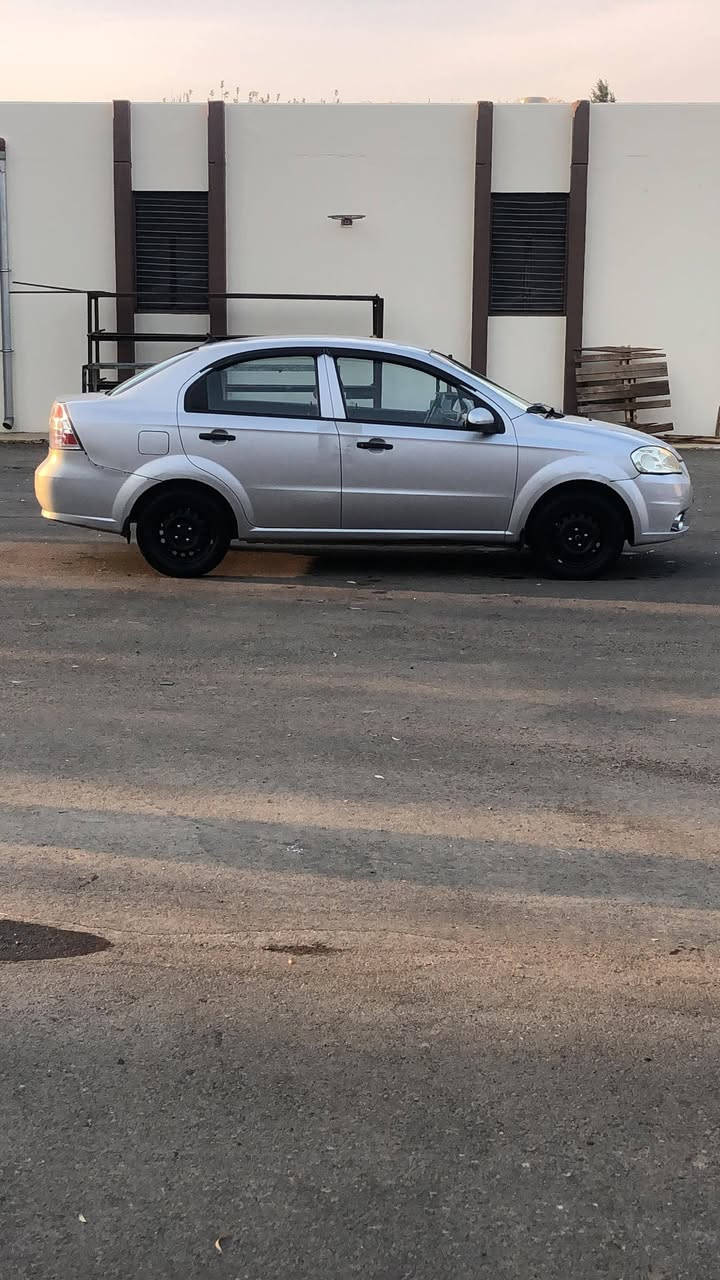 سيارة افيو موديل 8 كير عادي السعر ٥٨  مع مجال قليل  اي استفسار ***********
