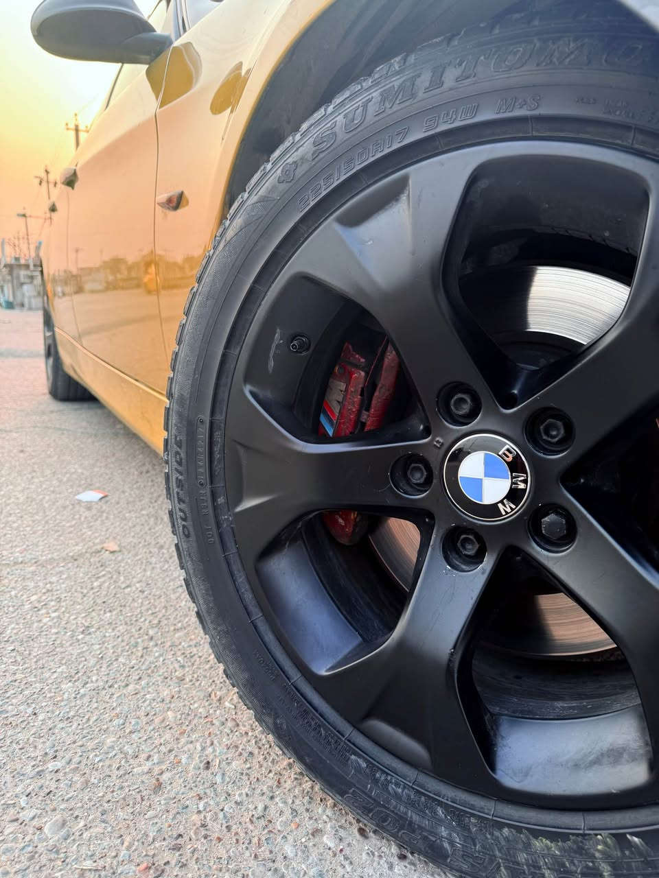 السلام عليكم BMW E90 تون توربو محرك N54
رقم بغداد مميز 4 ارقام مكرر حرف أ بسمي تحويل ثاني يوم بصمة تو كلر اصل عليها تزويد فلاتر و برمجة بنيد كاربون فايبر 
فجوج ام بور  لايتات محدثه  ام بور شاشة اندرويد كار بلي و ابل غرفه ام اشارة ترحيب عليها ادامة جديدة منضومة بانزين جديدة تخم تاير جديد كير مكينه جديد 
تفاصيل اكثر اتصال 
 *********** حيدر سعد 
بيع او مراوس بغداد, العراق
