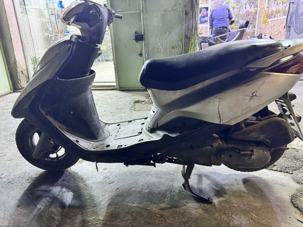 السلام عليكم دراجة بريز للبيع شغالة سلف وهندر مكاني بغداد العبيدي مكينة مجفتة للبيع قيم ب يرضة الله ***********
