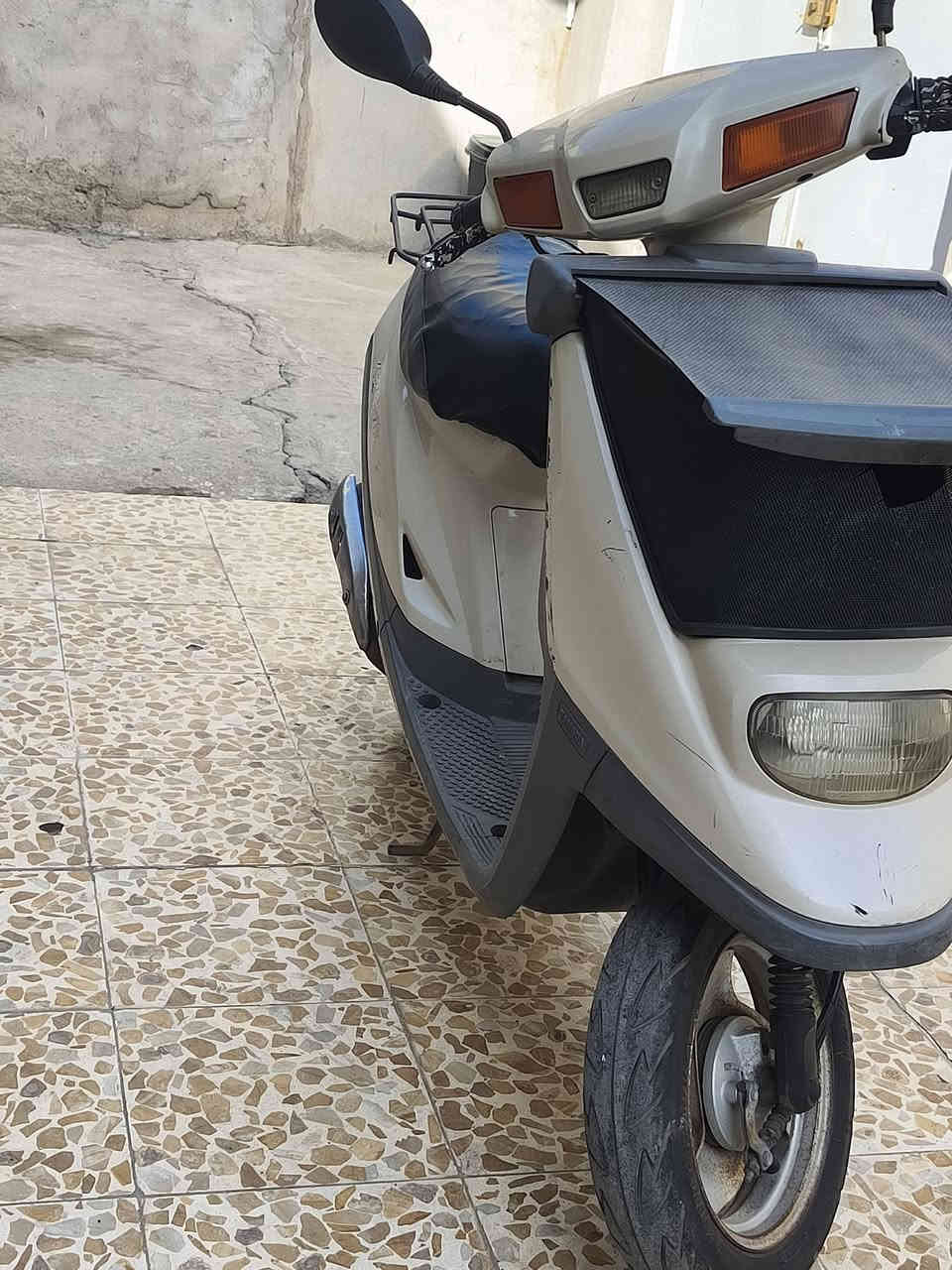 السلام عليكم للبيع ماطور بزون بردة الماطور شرط ما مفتوح بس قبغ الهندر الماطور مرقم الشاصي شرط النظافة كدام العين السعر مليون وثلاثة ميه (1300) وبي مجال الرقم ***********
