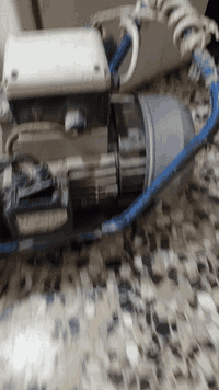 عندي موطور ونج يطالي للبيع السعر ٣٥٠ بغداد التاجي ***********
