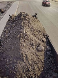 متوفر تراب درجة اولى  وتفليش مال بيوت  وزميج اتصل 07809968977