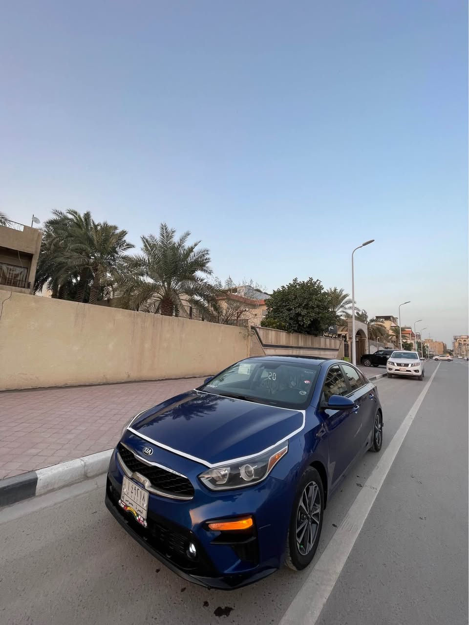 للبيع كيا فورتي مديل 2020 معوقين بصرة لون ازرق مكينه 2000 دوش ماشيه 70 السياره جديده حيل بعدهه ريحت الشركه بيهه ممتعوبه استخدام شخصي غرفتهه تخبل السياره داخله من امريكه كفاله وهنا بالعراق صار بيهه ضربه يم الايت الامامي ورجع بارد الجاملغ وتبدل البنيد جاهزه مكينه كير تبريد طخم تاير حته الحداده بعدهه مالت الشركه سنويه 2027 مواصفات تحكم استرين شاشه كار بلي كامره دواره 3 وضعيات قياده نورمال وسبورت ونضام ايكو السياره جاهزه للاخير سعرها 137 مكان السياره البصره حمدان وهاذه رقم راعيهه *********** البصرة, العراق

