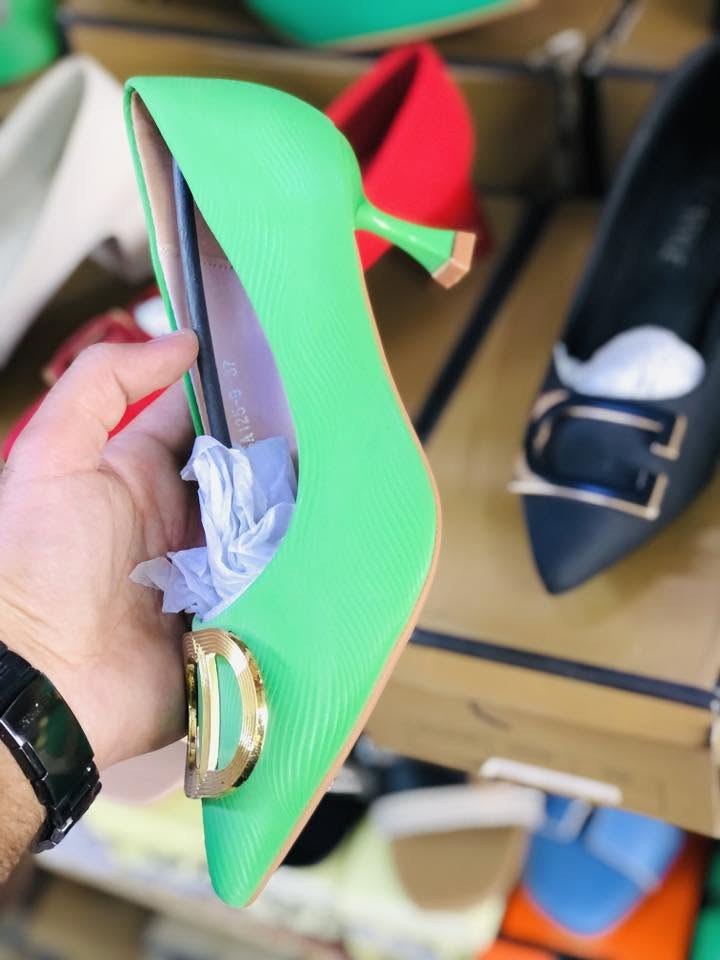 كعب 👠 نسائي السعر ارخص شي
٧ لل٨ الف جميع القياسات متوفره 
الفرع الاول سوق الدوره حي الاثورين مجمع عبدالله العامري 
الفرع الثاني السيدية قرب جامع الاقصى كلشي رخيص 
للحجز مراسله الصفحه 
واتساب ***********
