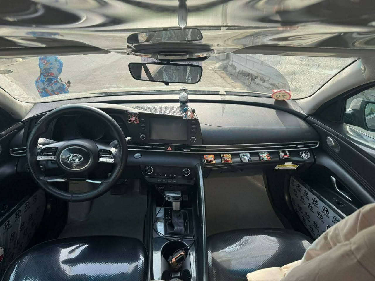 السلام عليكم إلنترا 2023 هايبرد كامل مواصفات  بسم راعيها رقم بغداد سونار مرفق مع صور سعر 135 $ وبيه مجال *********** و ***********
