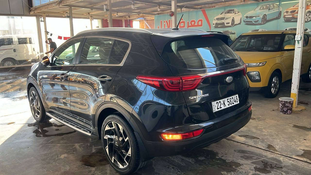 السلام عليكم سبورتج ٢٠١٨ خليجي فول مواصفات بنوراما بصمه بك لايت لد رادار امامي مكفوله صبغ وتبديل وبارد سياره جديده ماشيه ٩٠ الف محرك ١٦٠٠ رقم اربيل مكان السياره واسط الكوت بيع فقط *********** السعر ١٧٥ ورقه
