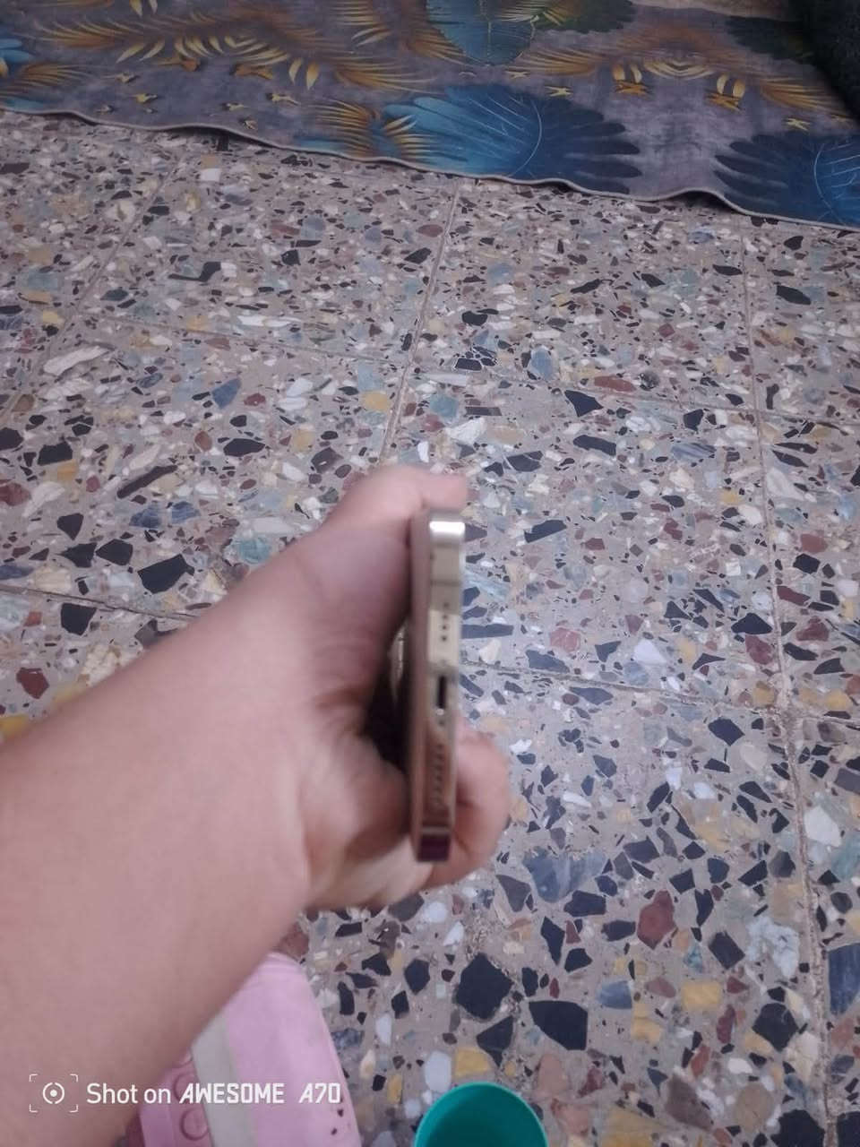 السلام عليكم ايفون ١٢برً ماكس 

تلفون مبدل بطاريه وشاشه هسه بي بورد شحن وجهاز حلو  وذاكره ٢٥٦
وسعر ٣٥٠ وبي مجال بسيط مكان حي اور الغرير 
***********مفتوح سيمكارت واساب
