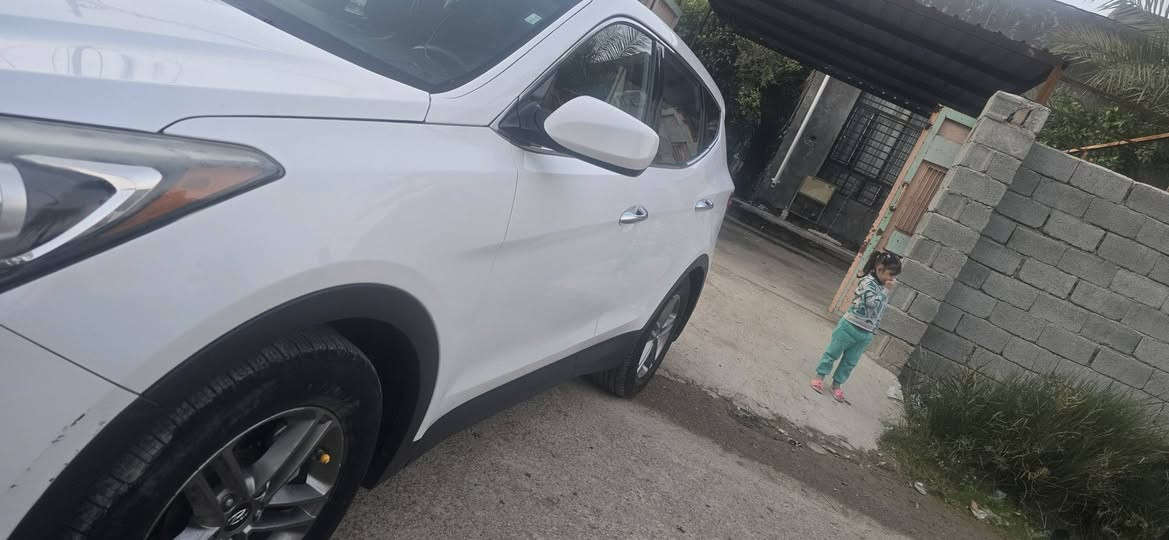 سنتافيا ٢٠١٨ وارد امريكي اللون ابيض صدفي 4 سلندر رقم ديالى  GDIممفتوح عل وضع الشركه السياره بيها شويه صبغ بالصندوك  سنويه وهزه جديده  باسمي تحويل ثاني يوم السعر ١٦٥ وبيها مجال بسيط مكان السياره ديالى بعقوبه الاستفسار الاتصال عل الرقم 
***********
