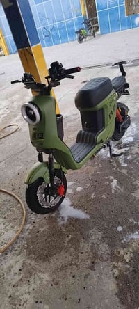 دراجه شحن ار 9 للبيع كلشي شغال السعر 400الشراي يجي واتساب 07773615722