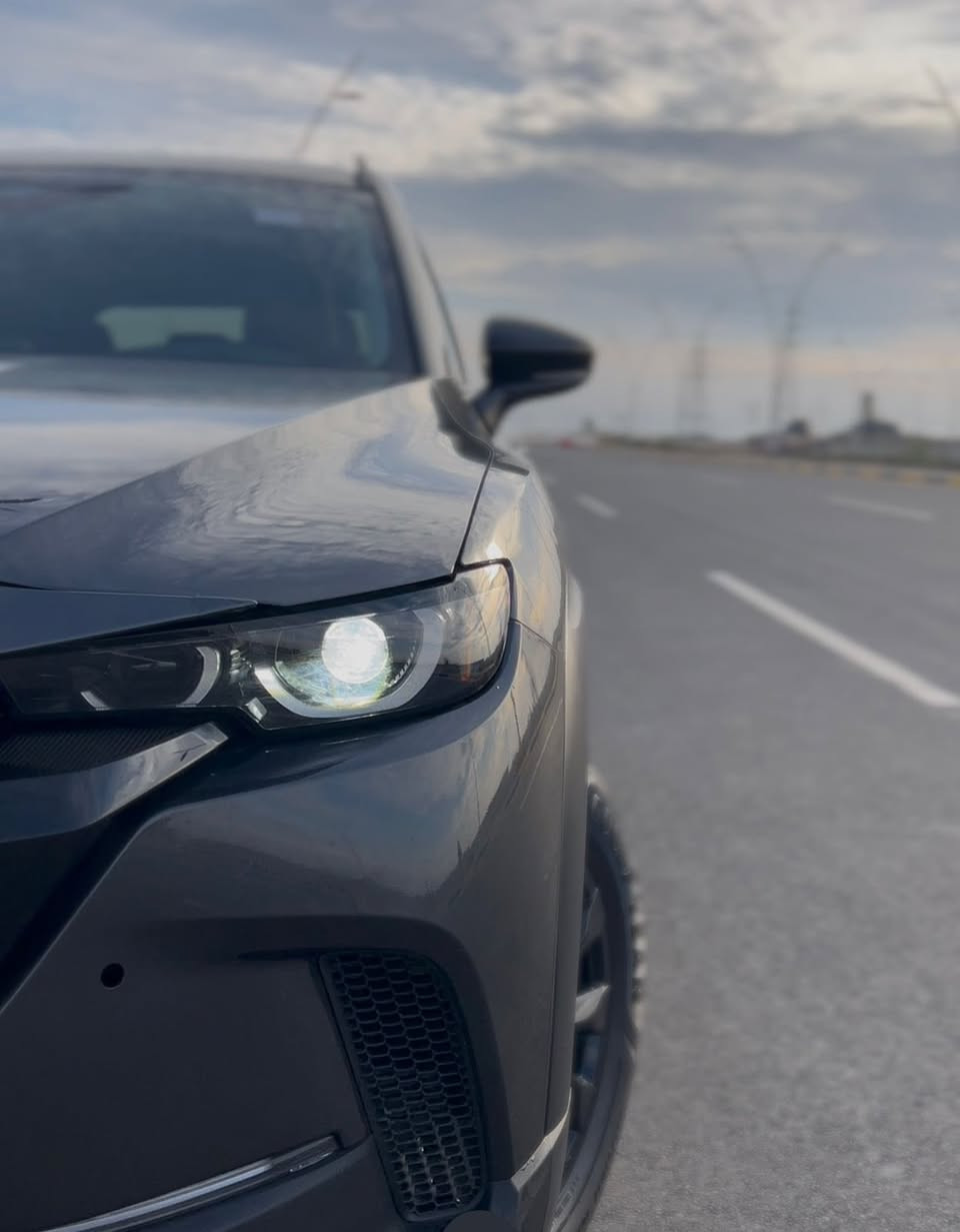 MAZDA. 2025. CX_50 PREMIUM
مواصفات :
محرك 2.5 هايبرد 
بصمه  
لايت وليد نهاري وليلي اوتو 
تدعم نضام كاربلاي 
بصمه أبواب 
دخول ذكي
كامره خلفيه
3انضمه قياده NORMAL_ECO_SPORT
موس تحكم بلشاشه 
نقطه عمياء
اوتو هولد
جنطه كهرباء فقط واغلاق 
سلايد روف
تحديد مسار 
كشنات كهرباء 
تبريد قطعتين
رادار جميع الجهات 
خزن مقاعد 
تحديد سرعه 
ممشى السياره 5 الف كيلو وقابل للزياده 
دفع رباعي AWD
سستم صوت من BOSS
تدفئه كشنات 
وبعد هواي مواصفات معروفه بلمازدا 
السياره تترقم جميع المحافضات ماعدا الاقليم 

حادث السياره البنيد تبدل ونصبغ ودعاميه
هم تبدلت ونصبغت  ولشاصي فقط تعديل بدون 
كص جاملغات نفسهم فقط تعديل بارد بسيط 
 سعر السياره 225 $وبيها مجال 
للاستفسار ***********
