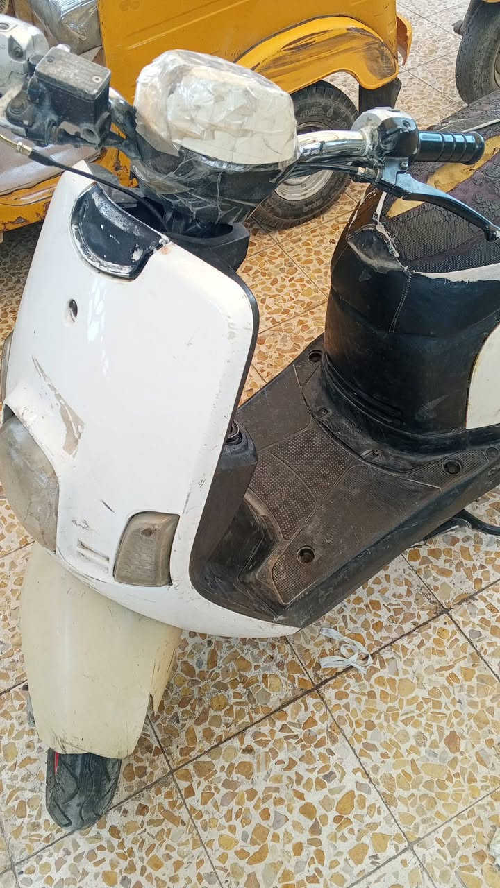 سلام عليكم دراجه بوليس كابريتر الدراجه جانت تخبل صوتها ما ينسمع هسا بيها لاستيك ولف وكابريتر يرادله تنضيف تشتغل بس تخمد بل مشي ويلها اليكدام بوربرن متفلش مال الويل اريدها 190قفل قفل الف ما اطيح مكينه ساعه مكاني جسر ديالئ القديم رقمي ‏‪***********‬‏
